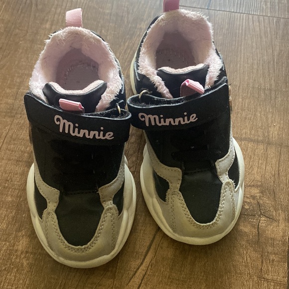 Girls Disney Mauri Sneakers, 90% New - Picture 2 of 4